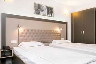 Отель Hotel Niky София Стандартный двухместный номер с 2 отдельными кроватями-4